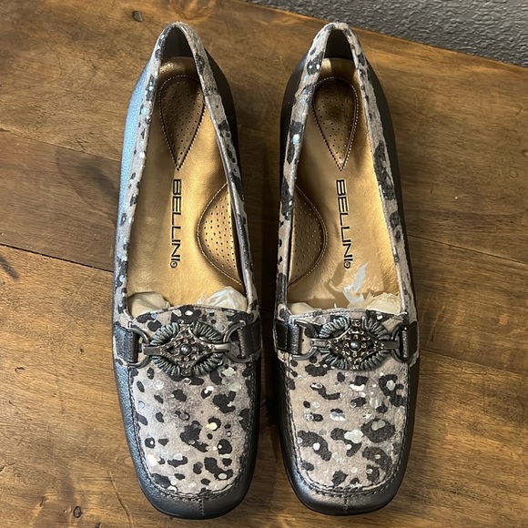 Bellini Leather Flats size 10 Silver animal print - Picture 2 of 6